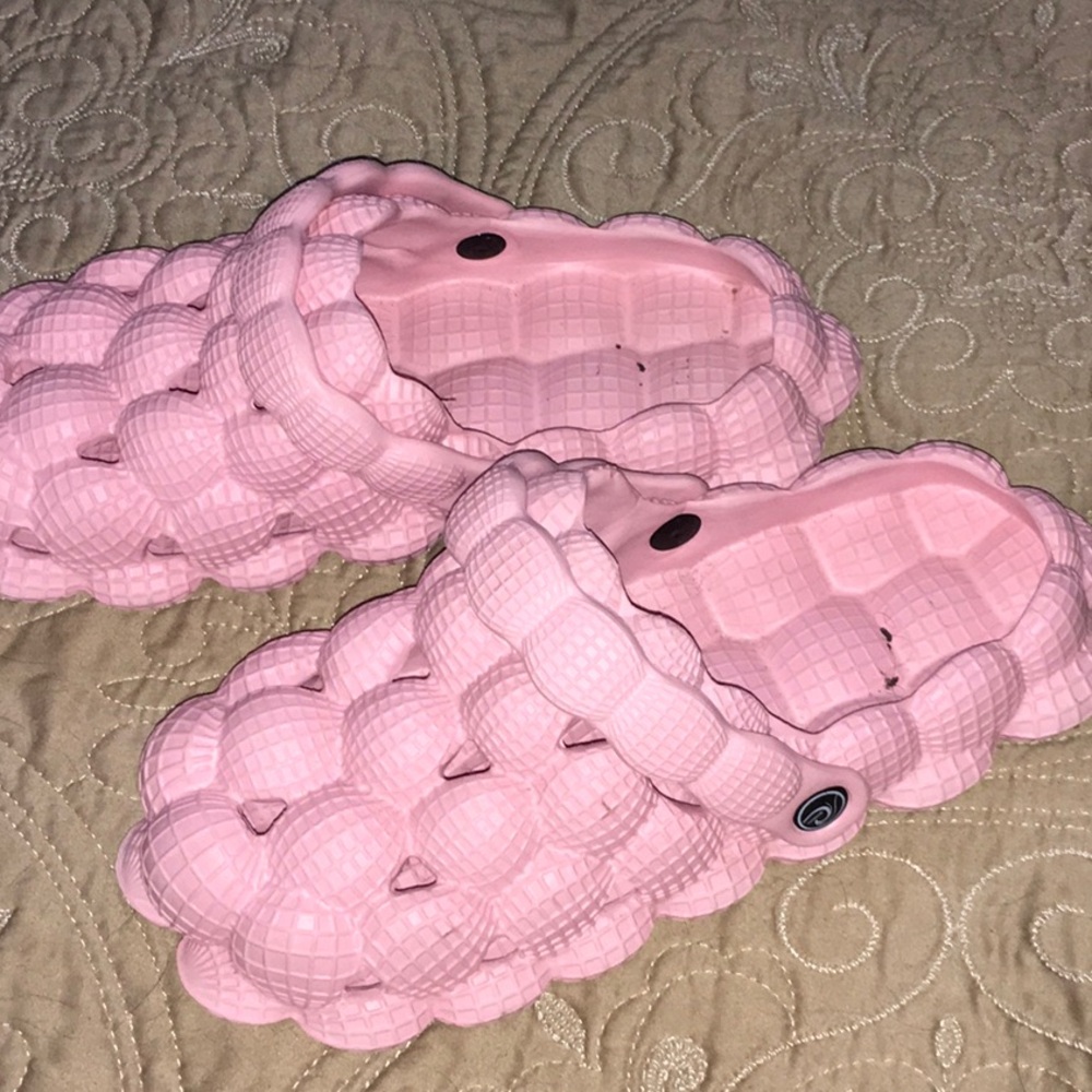 Source Unknown Bubblegum Pink Clogs - image 2